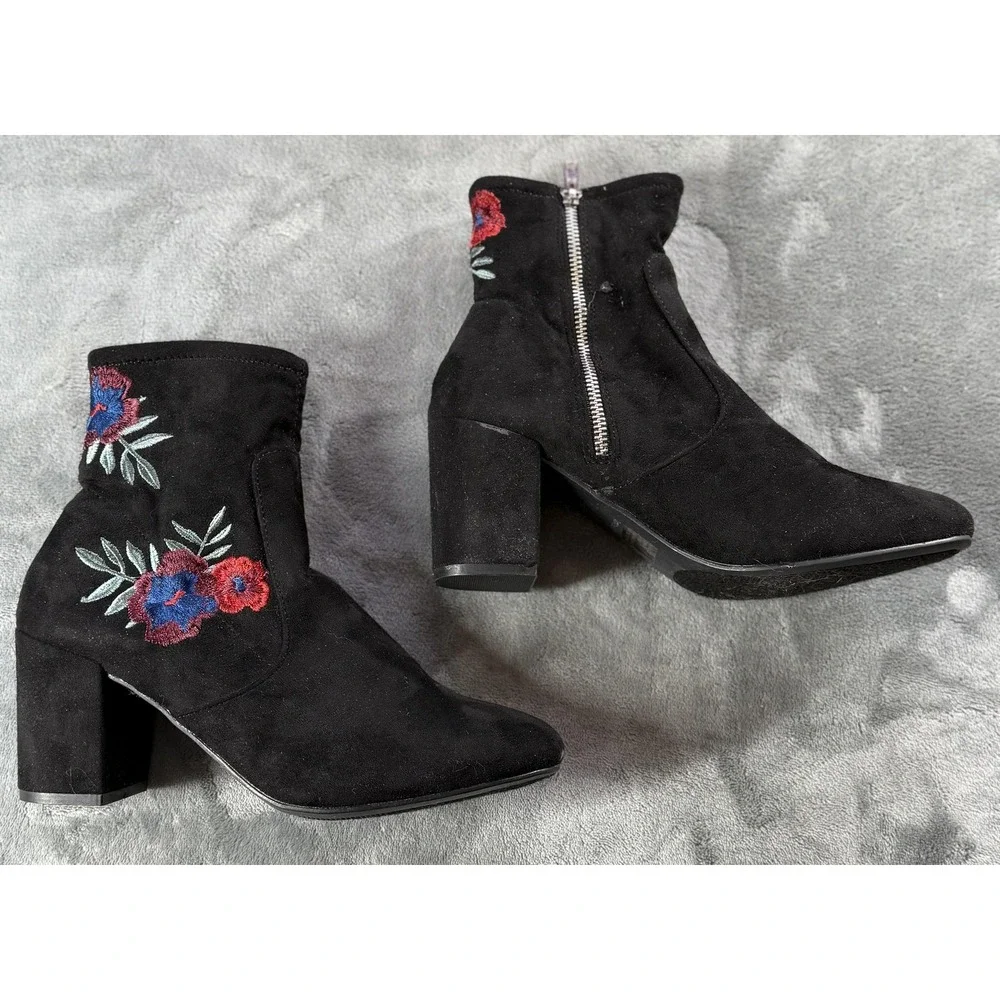 Rampage Boots Womens Size 8.5 M Black RAM-ITSIE Embroidered Floral Ankle Booties